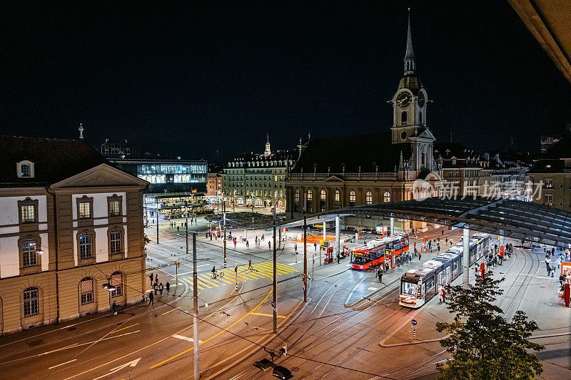 伯尔尼火车站(Bahnhof Bern)和伯尔尼圣灵教堂